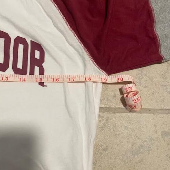 Harry Potter Studios London Gryffindor Long Sleeve Tshirt Kids XL Womens S NWOT - Picture 7 of 9